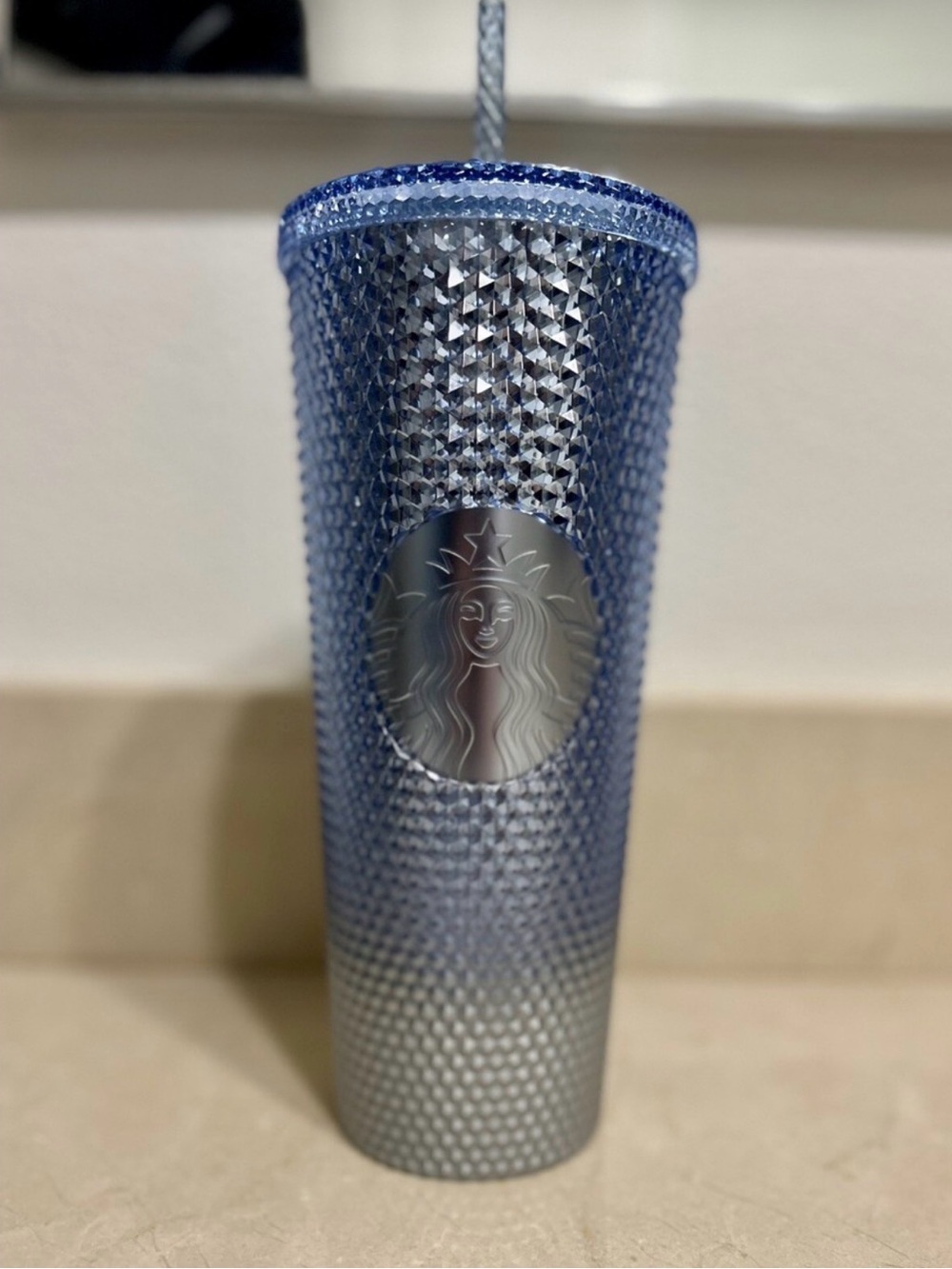 Starbucks 24oz Holiday 2023
ICICLE Blue Silver Ombre
